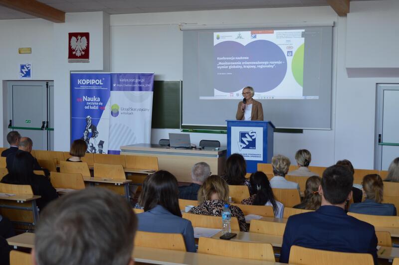 Powiększ obraz: Zdjęcie z Konferencji Naukowej Monitorowanie zrównoważonego rozwoju