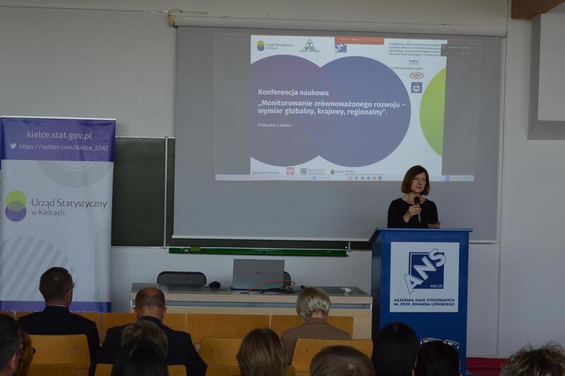 Powiększ obraz: Zdjęcie z Konferencji Naukowej Monitorowanie zrównoważonego rozwoju