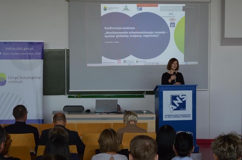 Powiększ obraz: Zdjęcie z Konferencji Naukowej Monitorowanie zrównoważonego rozwoju