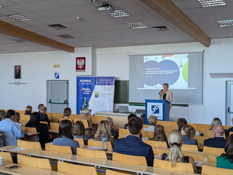 Powiększ obraz: Zdjęcie z Konferencji Naukowej Monitorowanie zrównoważonego rozwoju