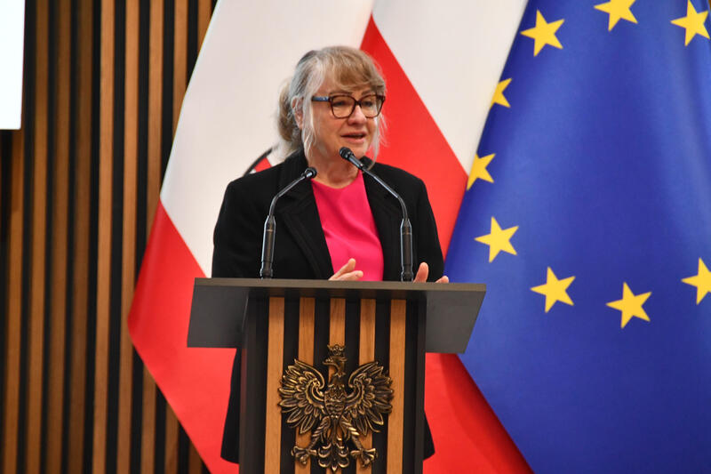Powiększ obraz: Uczestnicy konferencji naukowej „Potrzeby społeczne w świetle zmian demograficznych zdjęcie 27
