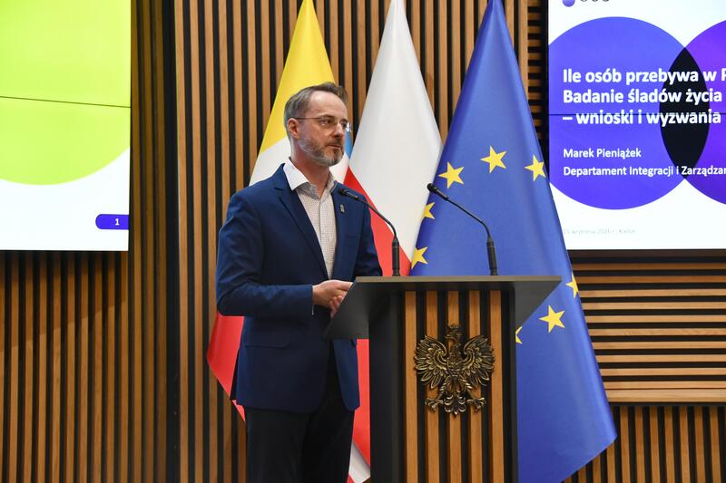 Powiększ obraz: Uczestnicy konferencji naukowej „Potrzeby społeczne w świetle zmian demograficznych zdjęcie 12
