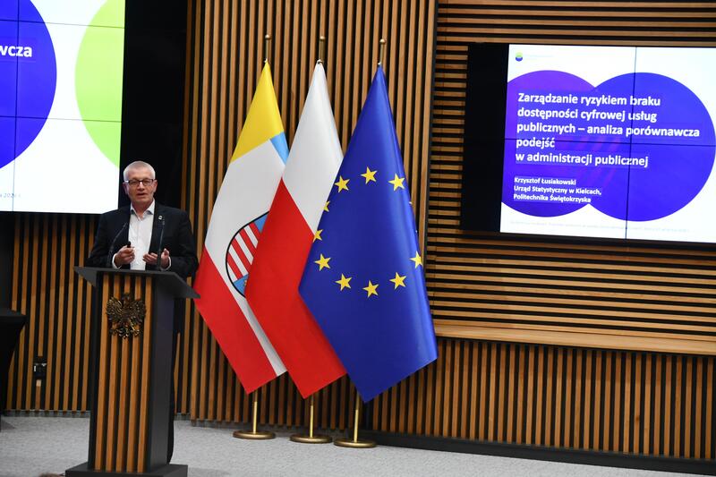 Powiększ obraz: Uczestnicy konferencji naukowej „Potrzeby społeczne w świetle zmian demograficznych zdjęcie 19