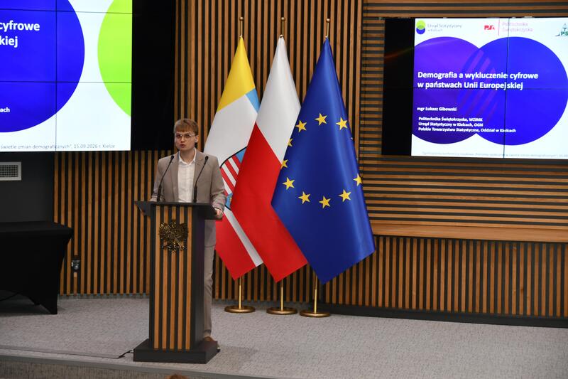 Powiększ obraz: Uczestnicy konferencji naukowej „Potrzeby społeczne w świetle zmian demograficznych zdjęcie 21