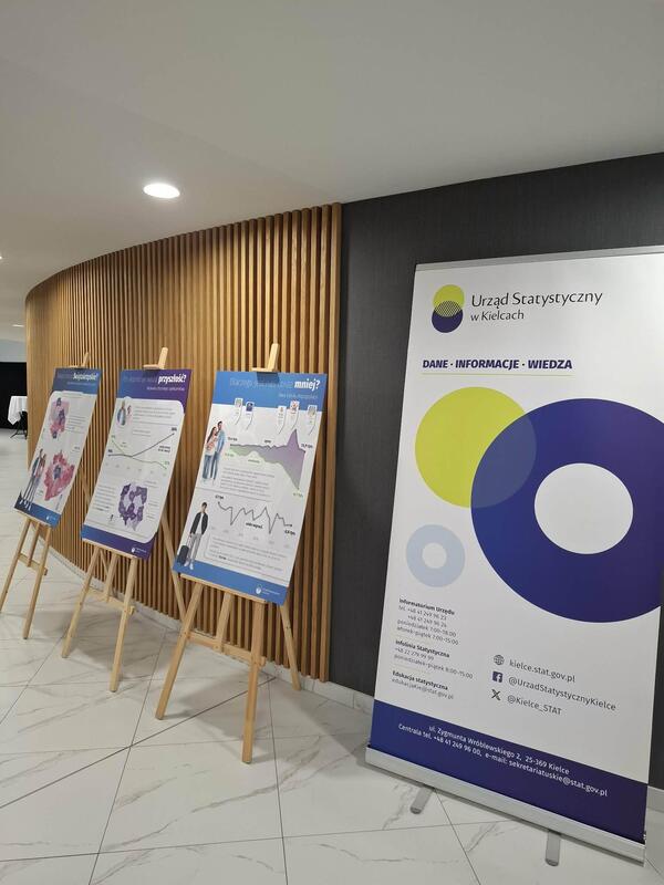 Powiększ obraz: Uczestnicy konferencji naukowej „Potrzeby społeczne w świetle zmian demograficznych zdjęcie 22